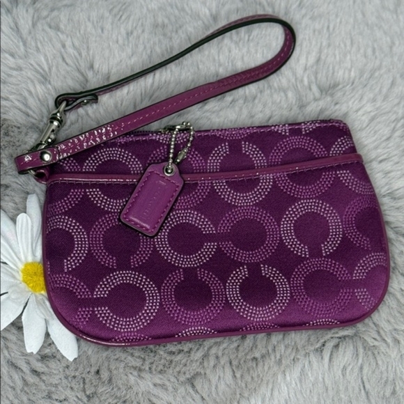 Vintage Coach Wristlet - Picture 6 of 6